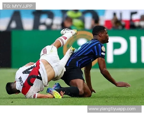 马伦谈与邓弗里斯默契配合称共同训练已久助力球队表现